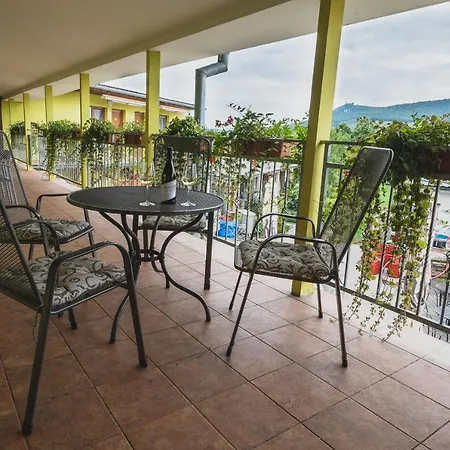 Vendégház A Vinarstvi Vyskocil